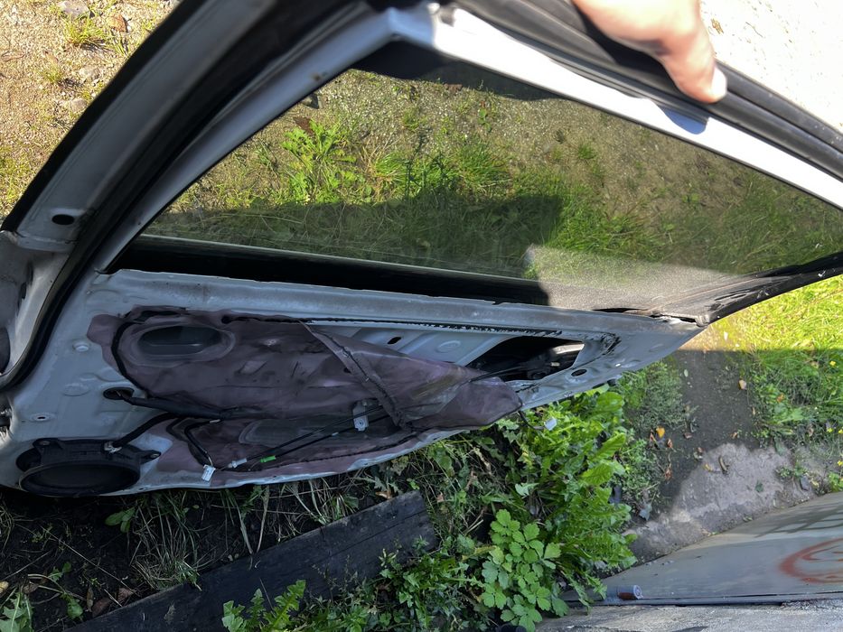 Drzwi prius plus prawe tylne 2014 białe