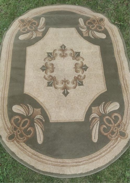 Килим овальний оливково-бежевий, подушка ортопедична