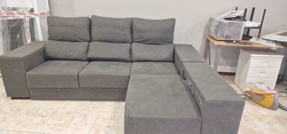 Sofá com chaise longue