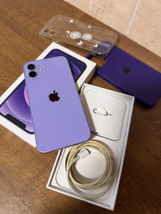 Продам iPhone 12