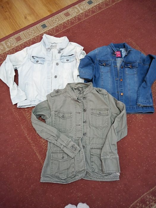 Paka ubrań kurteczi szaliki czapki.