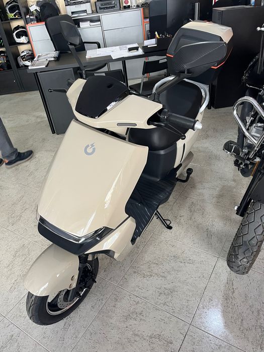 Vendo uma moto Elétrica nova .