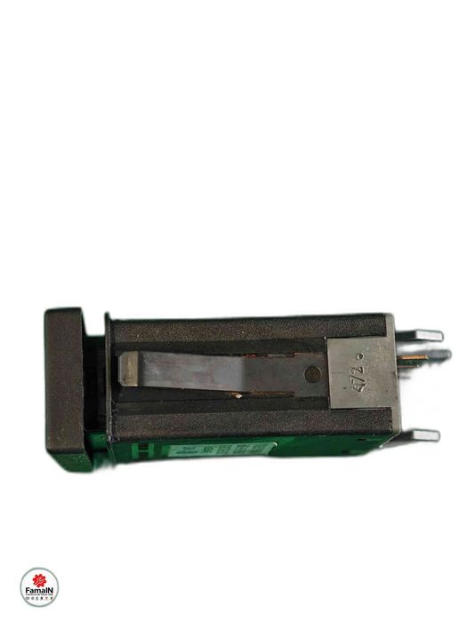 Botão / Interruptor 4 Piscas VW PASSAT B5.5