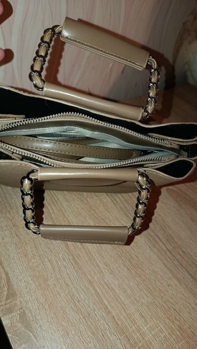 Продам женскую сумочку