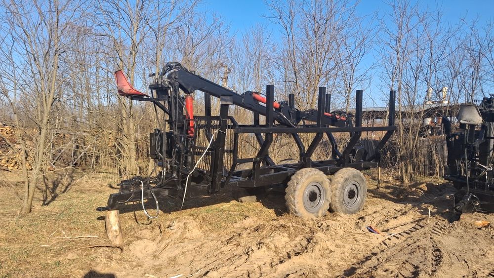 Прицеп тракторний лісовоз маніпулятор