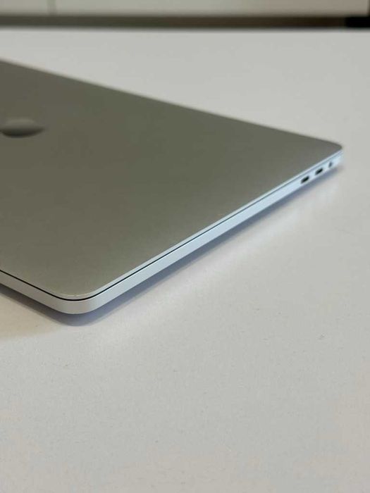 MacBook Pro 13 2020 i5 16gb RAM 512gb SSD Silver 95ц