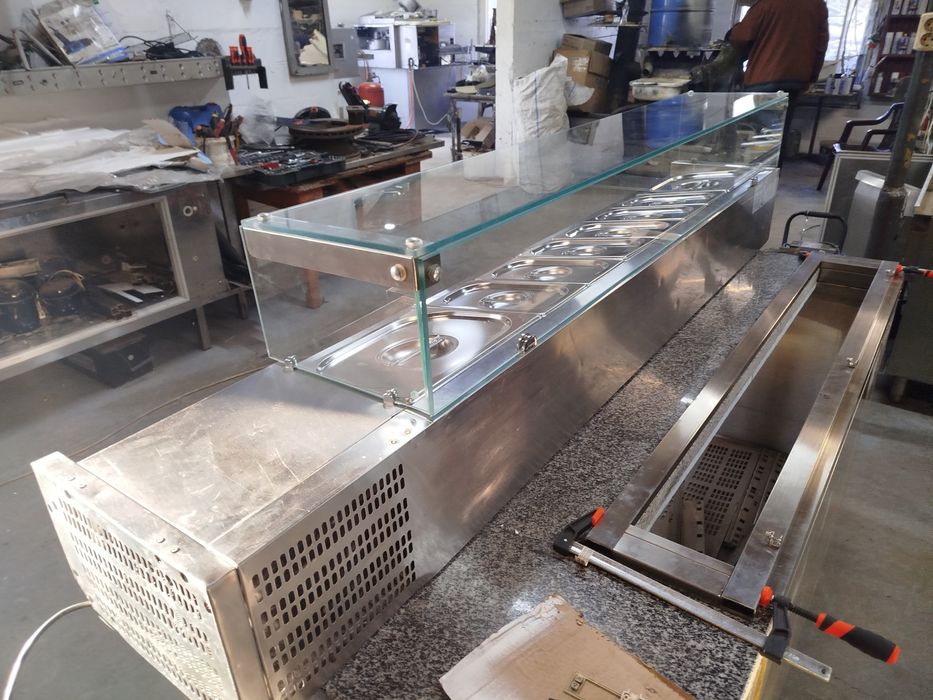 Холодильна настільна саладета ,вітрина для піци,суші,шаурми, саладетта