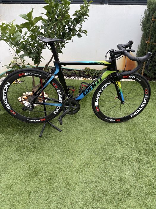 Vendo bicicleta Giant Propel Advanced  Quadro NOVO  Garantia Loja ATX