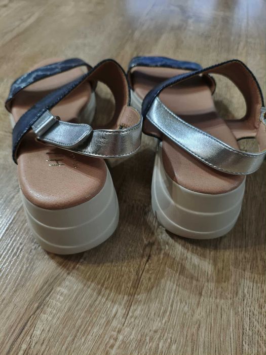 Stylowe sandałki H&L, rozmiar 40