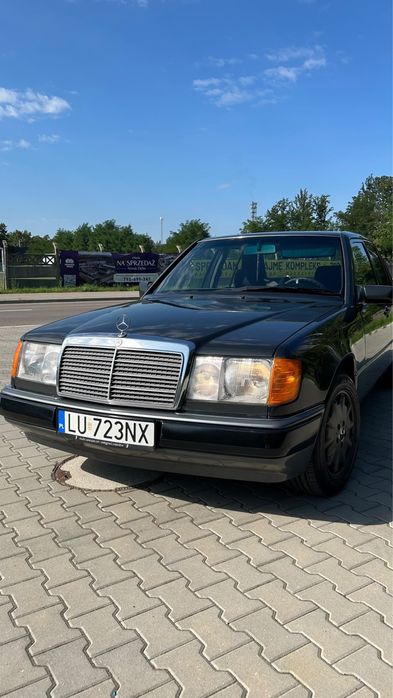 Mercedes-Benz W124