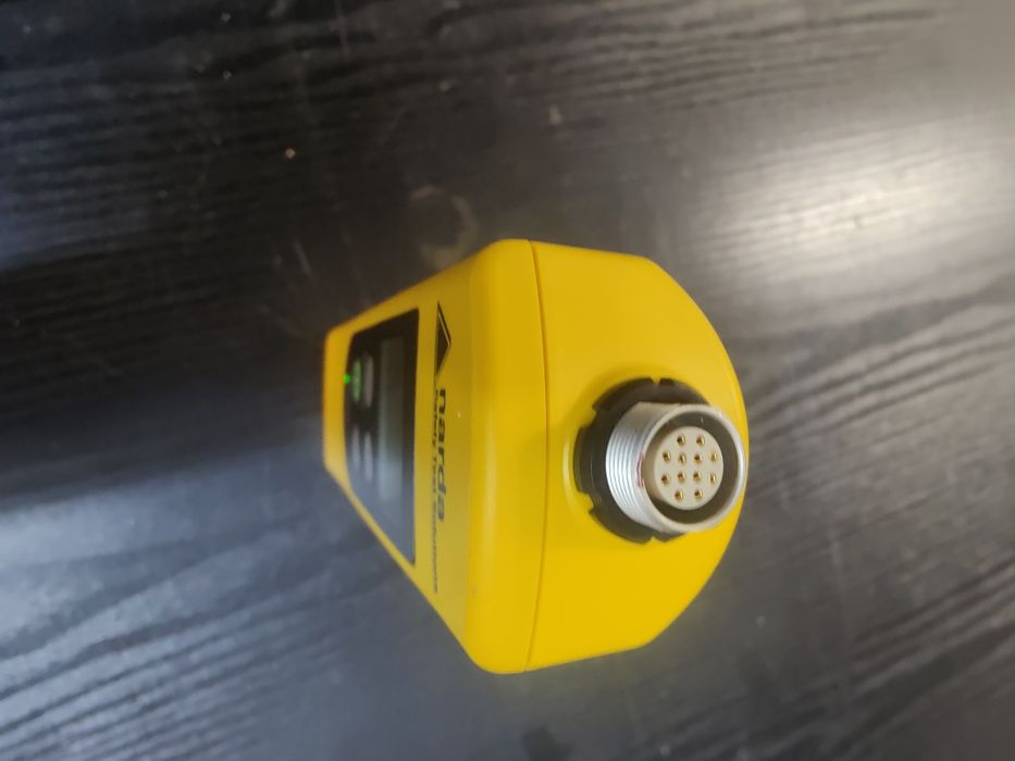 Szerokopasmowy miernik pola elektromagnetycznego Narda NBM-520