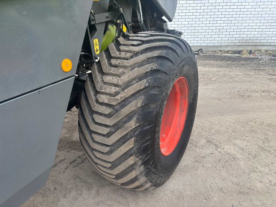 Claas Lexion 570 комбайн зернозбиральний