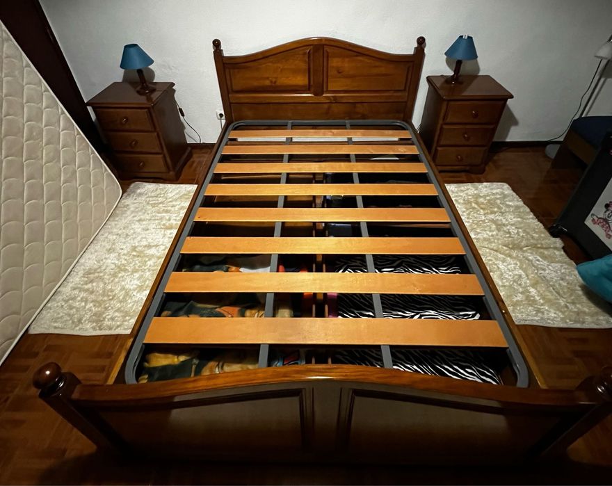 Cama, com arrumação 140x190cm