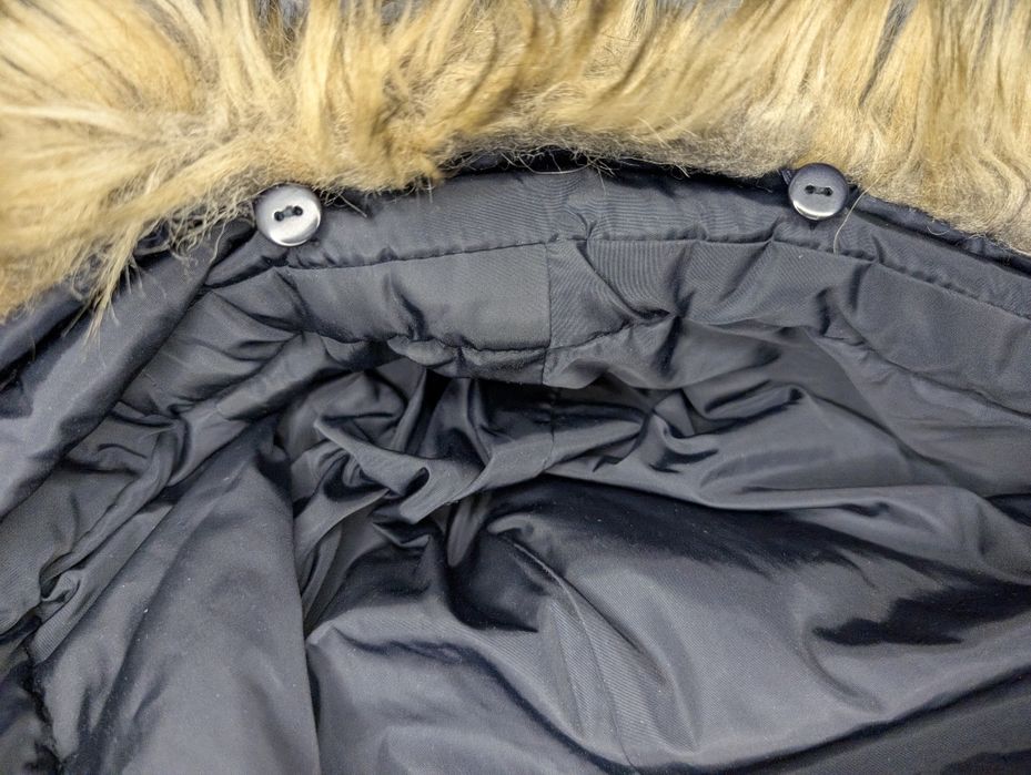 Zimowa kurtka z zamkiem do naprawy