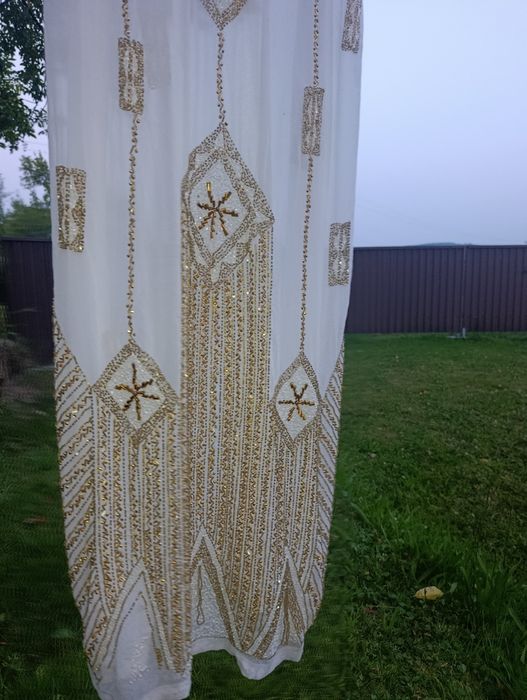 Вишити бісером плаття