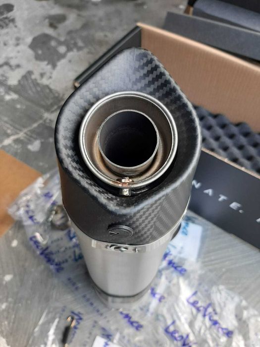 escape leovince honda