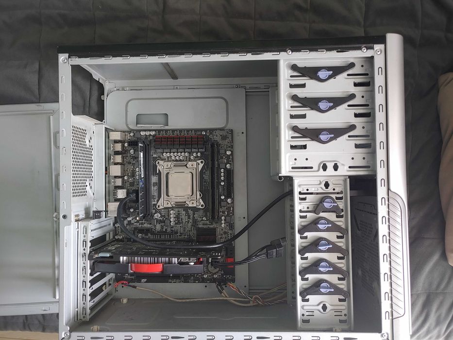 Xeon E5-2690 v1 (8C/16T) + 48GB ECC | X79 | Cooler Master | GTS 450