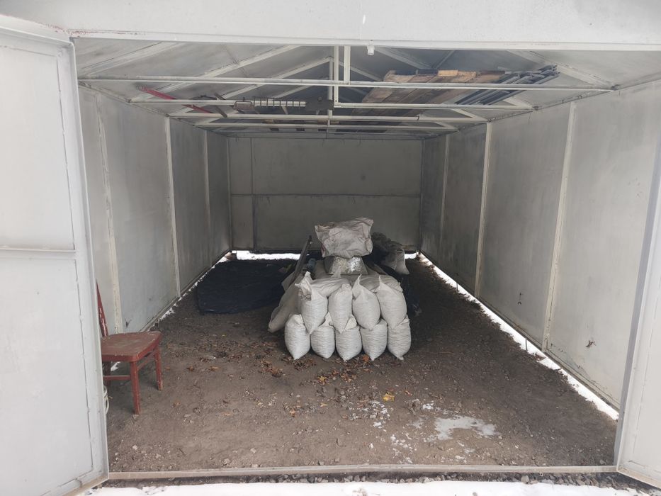 Продам металевий гараж 3.5*6.0 з місцем вул. Молодіжна, м. Біла Церква