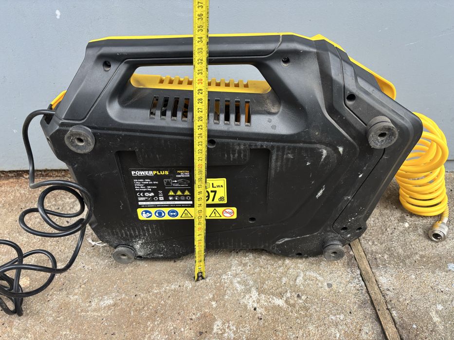 Безмасляний компресор Powerplus POWX1706 1100 Вт 8 бar.