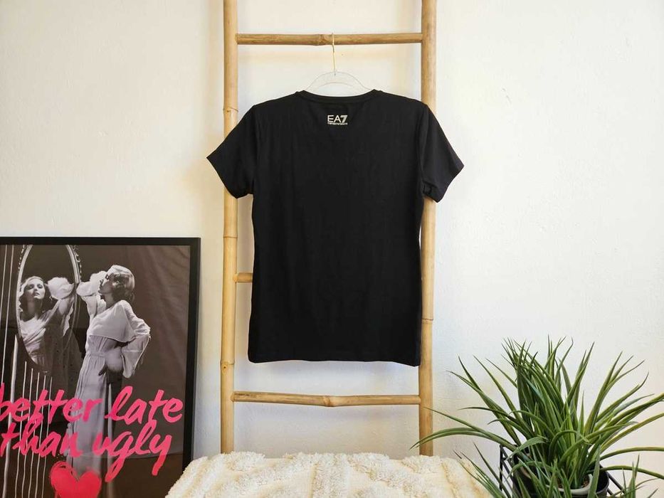 T-shirt EA7 Emporio Armani Preta Tamanho XS, S e M