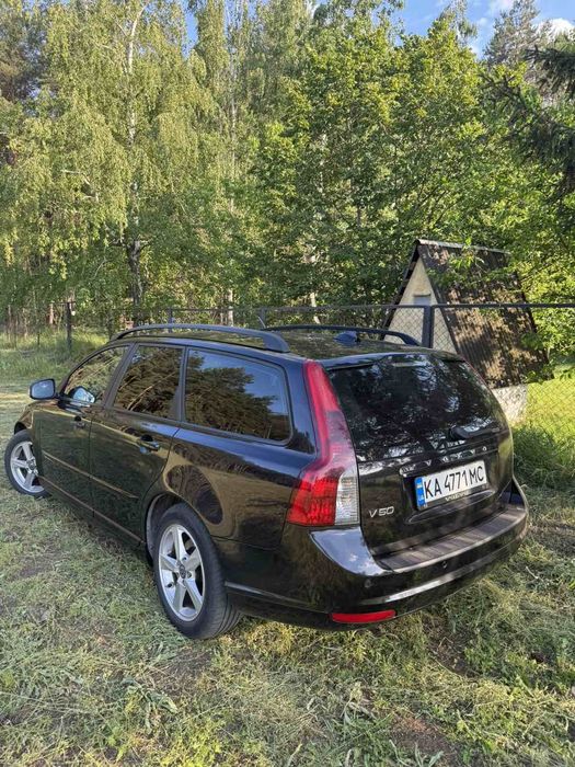 Volvo V 50 2010 год