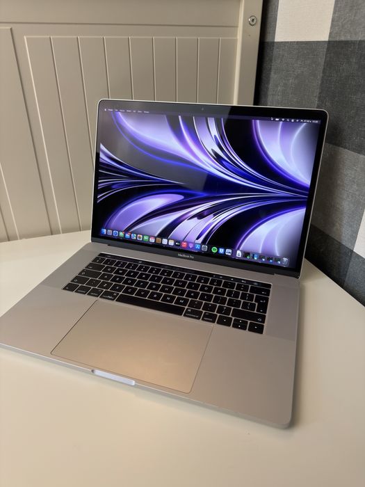 MacBook pro 15 cali 16GB ram 1Tb dysk A1707