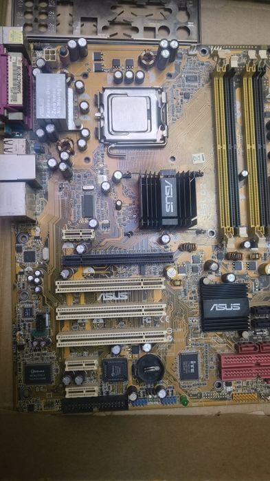 Материнская плата  P5LD2 с процессом  CELERON D 2.93GHZ+DDR2 1GB