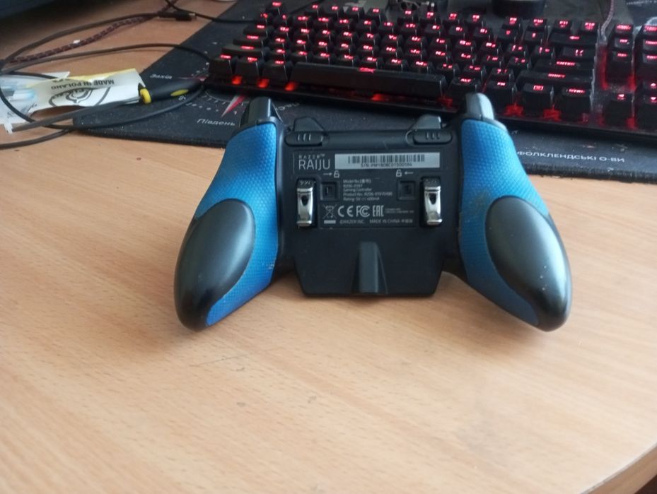 Геймпад Razer Raiju USB для PS4/ПК - Идеальное решение для геймеров!