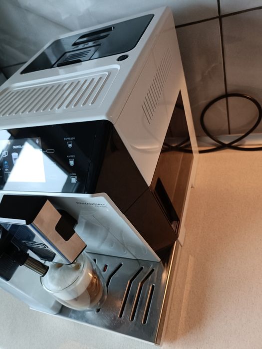 Кавова машина Delonghi PrimaDonna Class