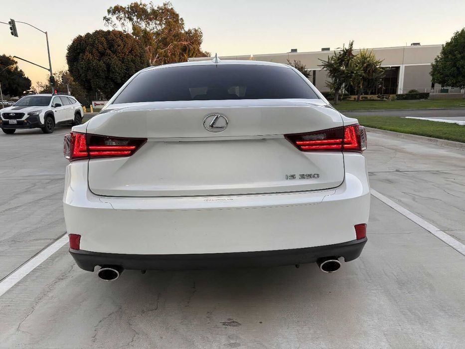 Lexus IS 250      2015