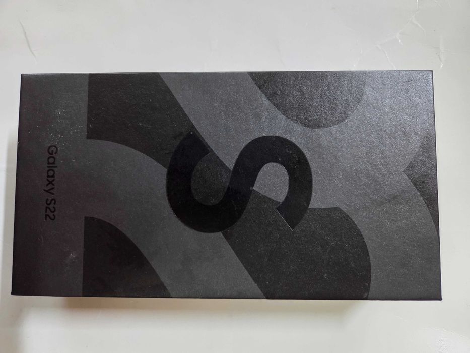 smartfon Samsung S22