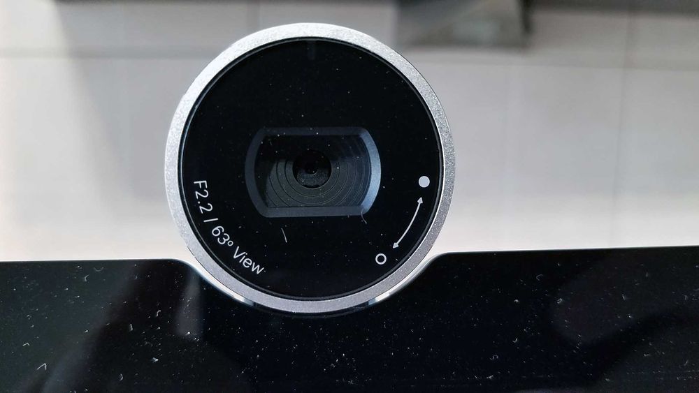 23-дюймовый сенсорный видеотерминал (монитор) Cisco Webex DX80