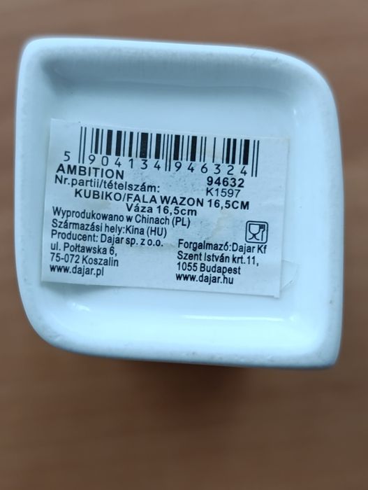 Ceramiczny wazonik Ambition. Ecru