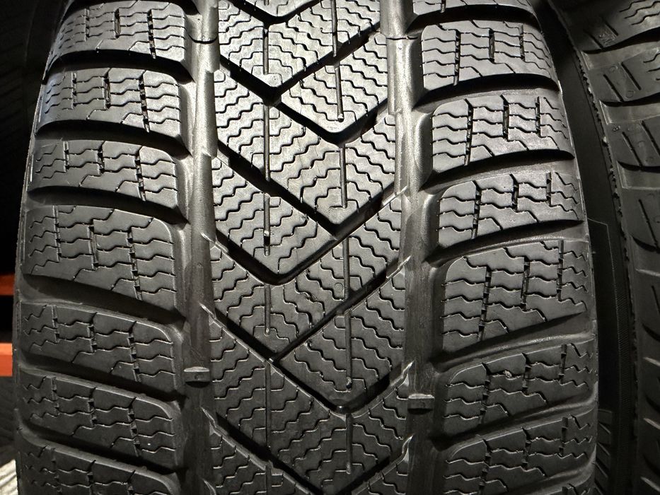 245/40 r19 Pirelli run flat 4шт.