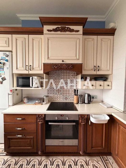 3 комнатная квартира ЖК 10 Жемчужина, мебель, техника