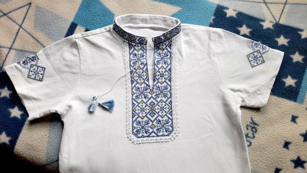 Вишиванка-футболка на хлопчика