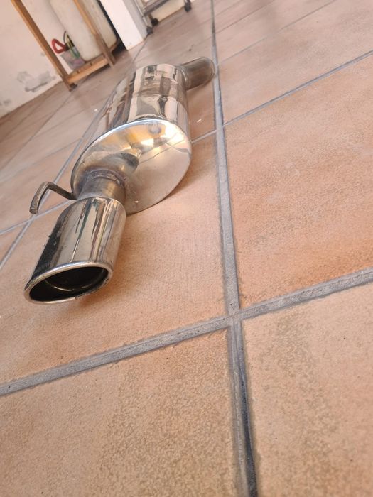 Panela de escape traseira desportiva em inox