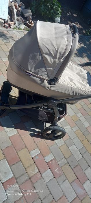 Дитяча коляска     .