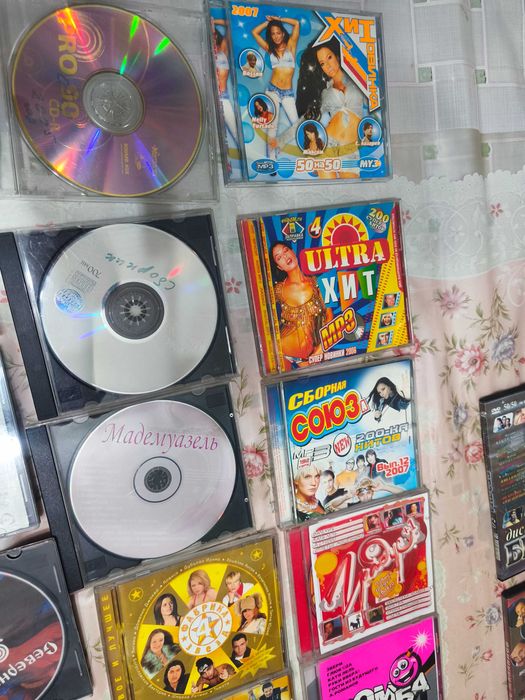 Продам музыкальные CD диски.
