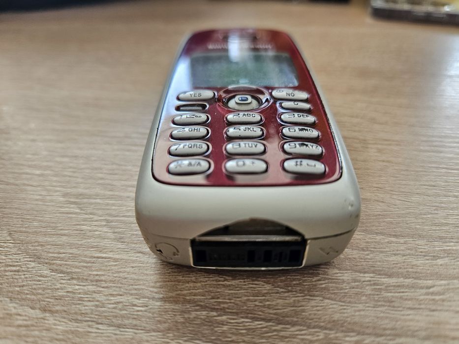 Telefon kolekcjonerski Sony Ericsson T300
