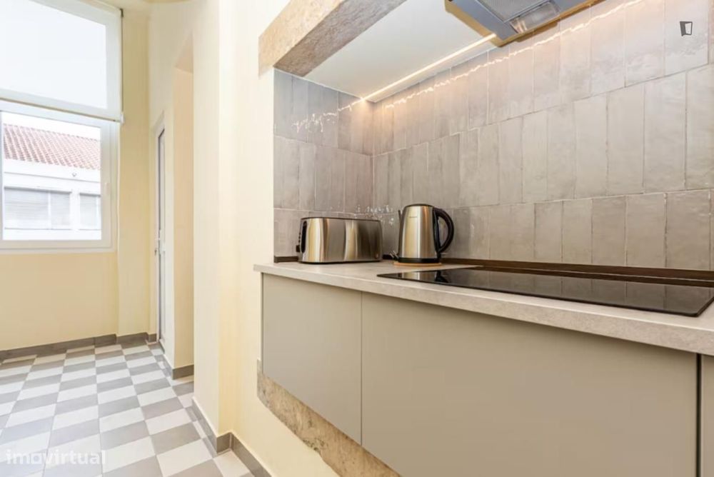 Apartamento com 4 quartos - localizado em Anjos Lisbon