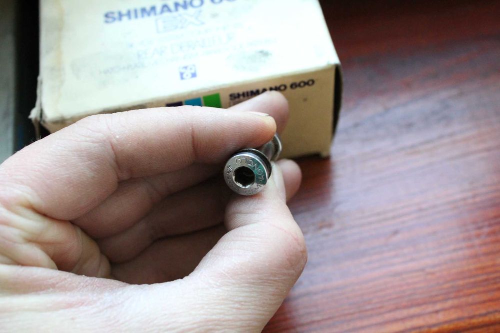 zacisk sztycy CAMPAGNOLO retro kolarzówka śrubka cy5