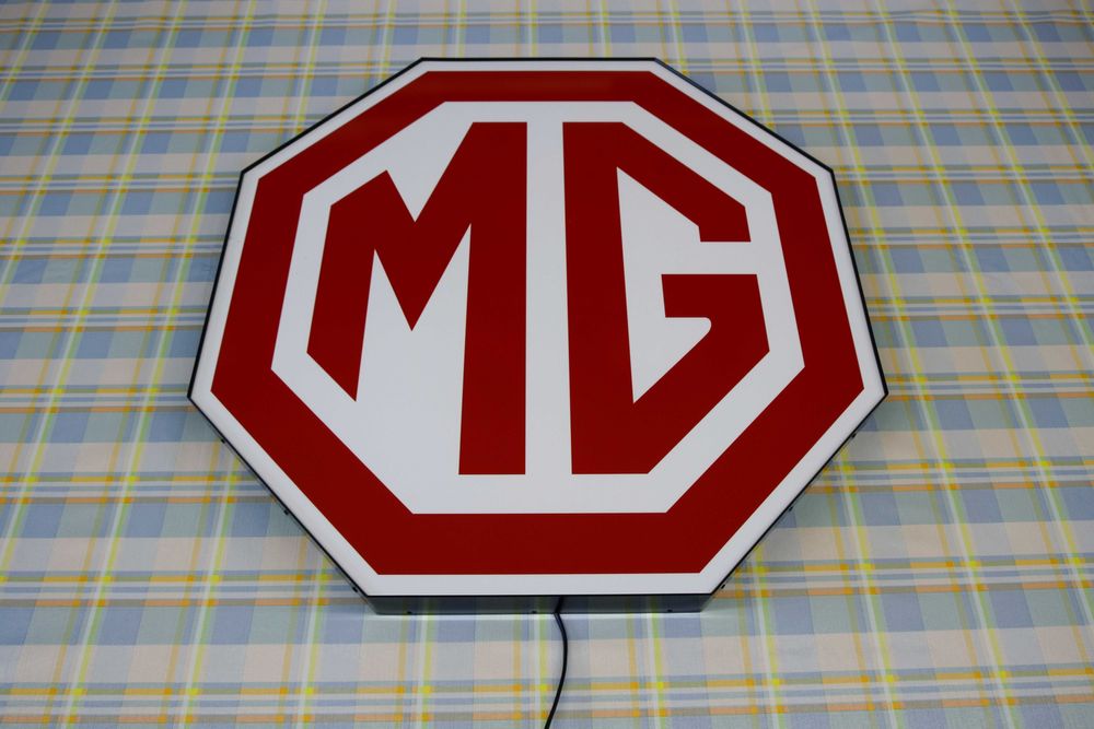 LED Neon MG, Podświetlany Baner, PRODUCENT Reklam 3D, Logo na ściane