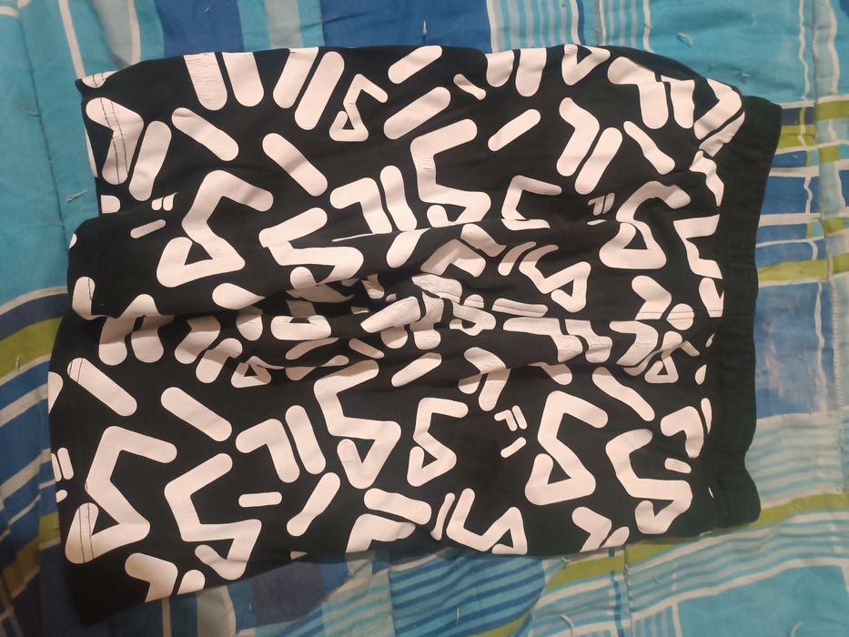 Calções fila jovem