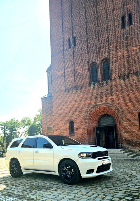 Wynajem auta do ślubu Dodge Challenger Durango