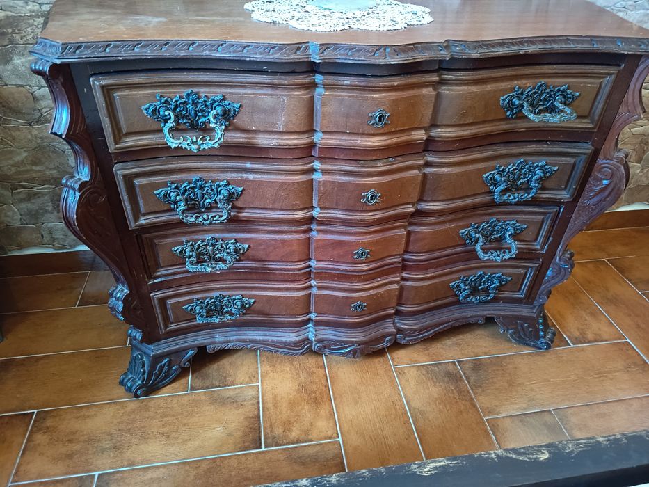 Cómoda do século passado