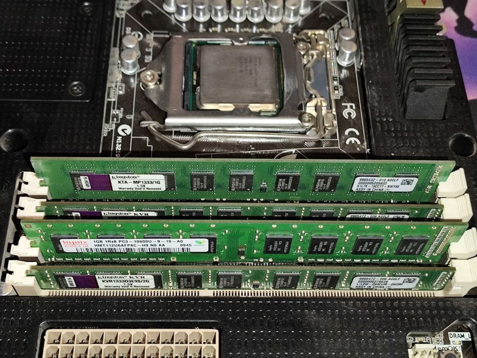 Материнська плата ASUS Sabertooth p67+Intel core i7 2600+6 gb озп.