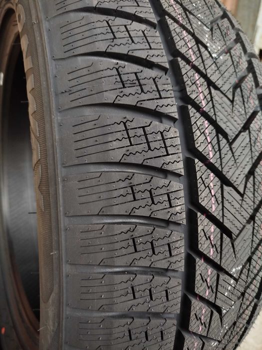Шини різношир 275/35 245/40R19 Sonix 999 XL |нові зимові компл. 2+2шт