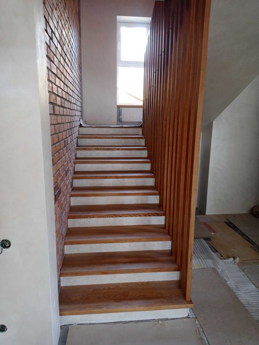 Ступени из массива ясеня