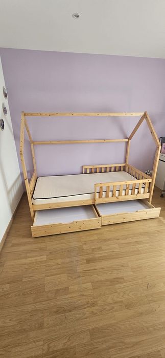 Cama montessori com gavetas